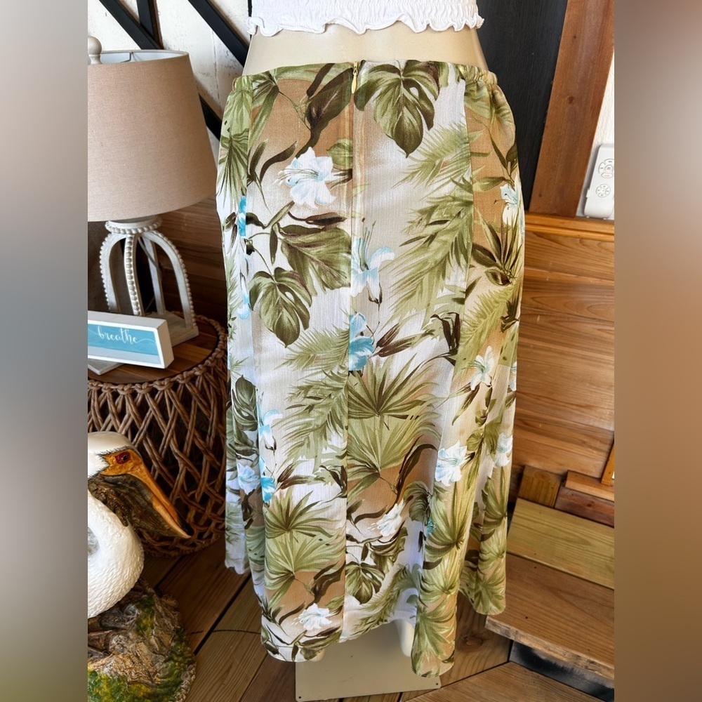 Unknown brand size 10 skirt green flower pattern pre loved long skirt - Picture 8 of 9